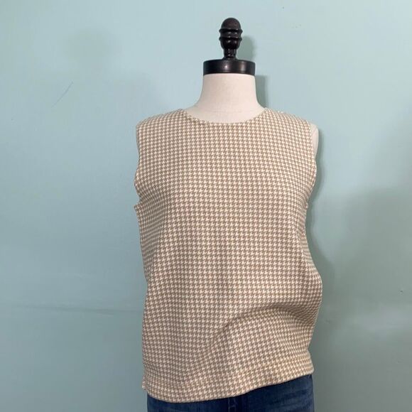Houndstooth Button Back Tank Top - Picture 1 of 4